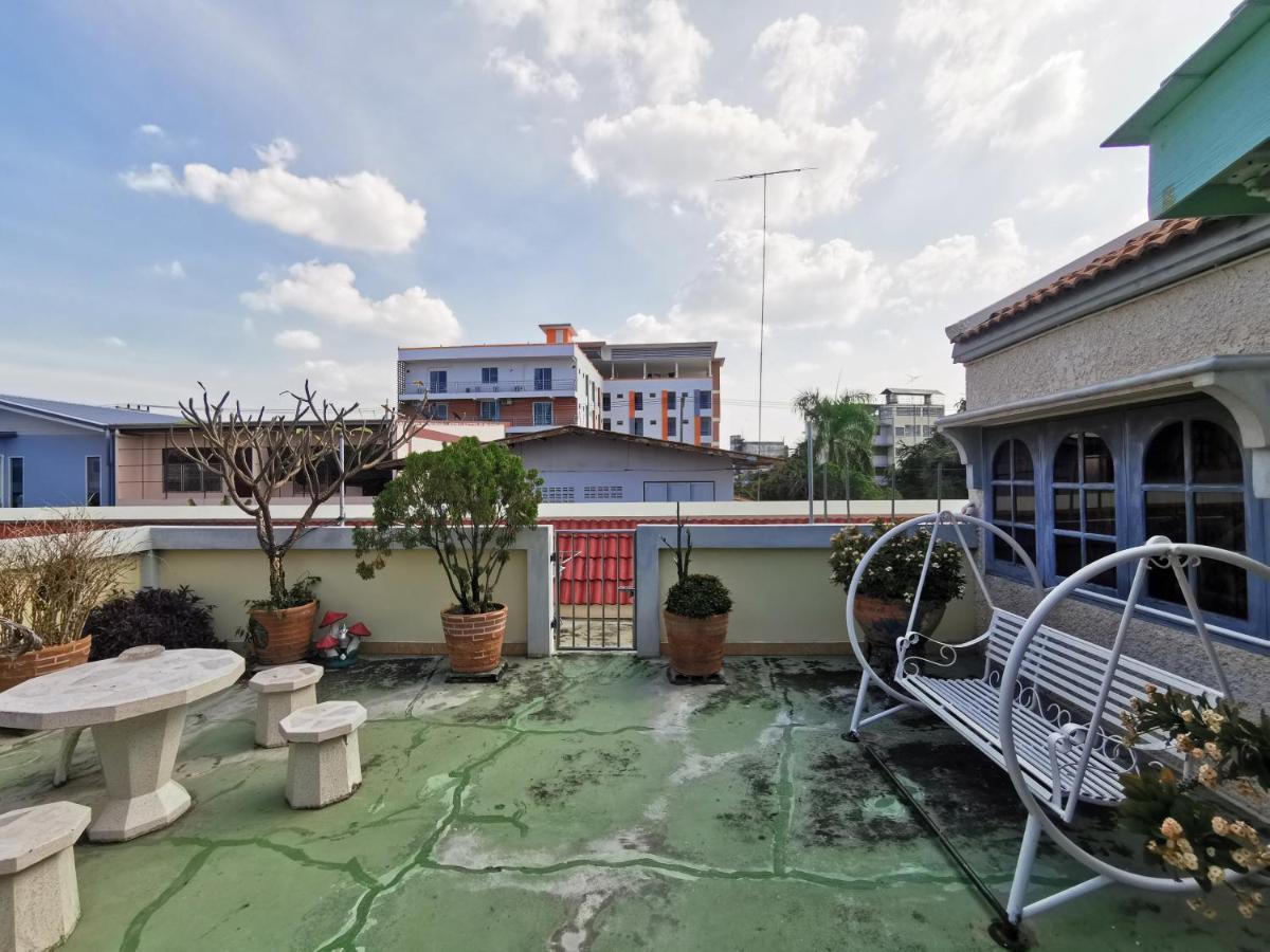 Samiya Guesthouse Bangsaen Екстериор снимка