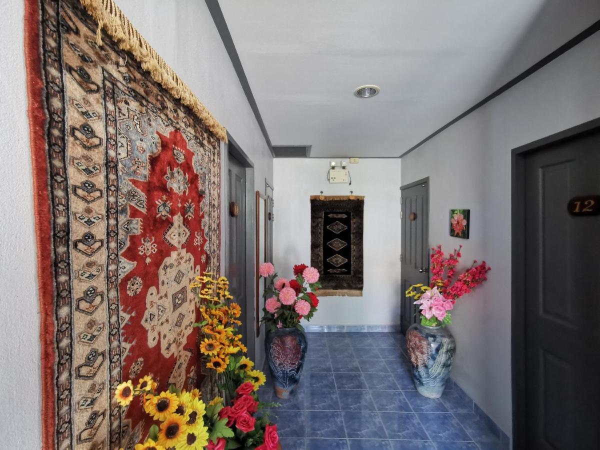 Samiya Guesthouse Bangsaen Екстериор снимка