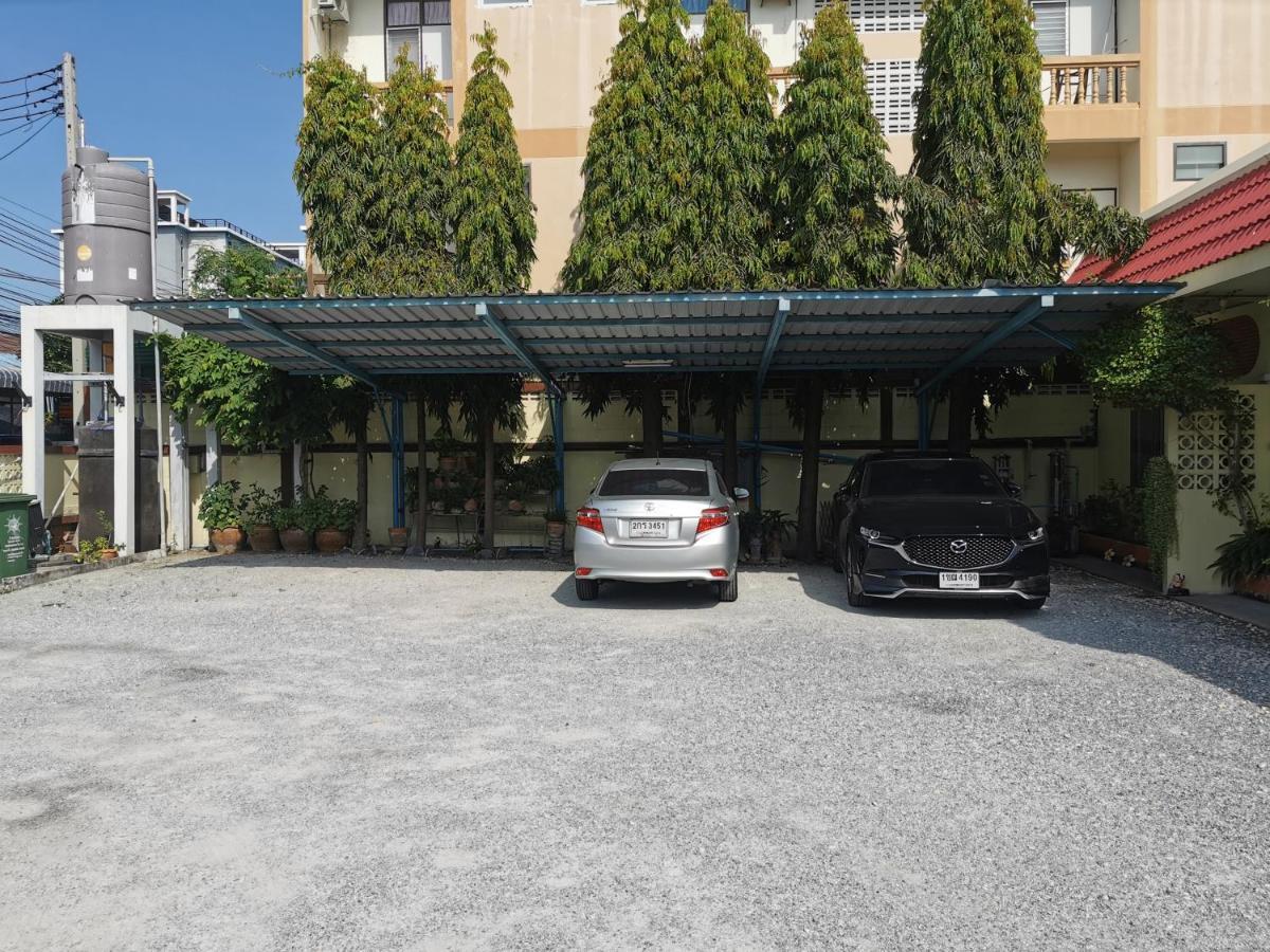 Samiya Guesthouse Bangsaen Екстериор снимка