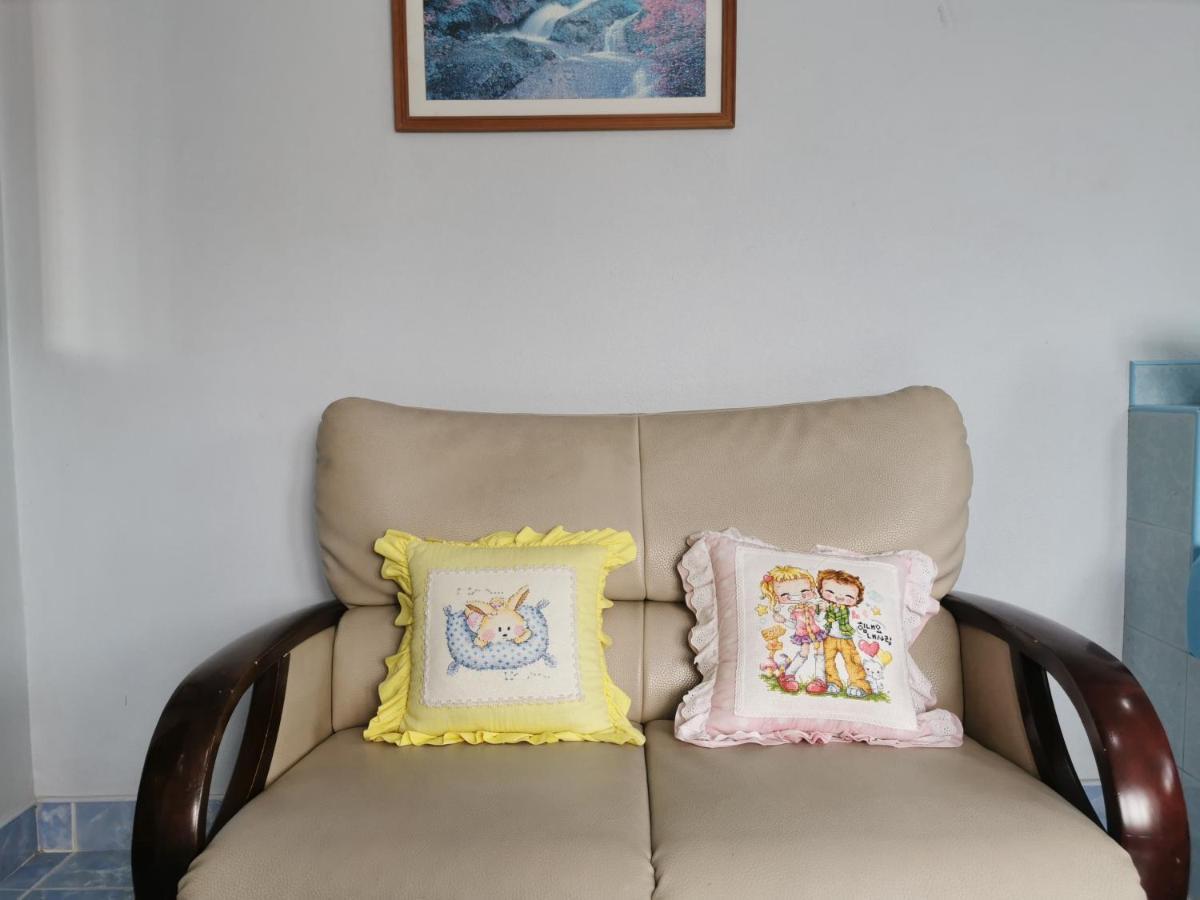 Samiya Guesthouse Bangsaen Екстериор снимка