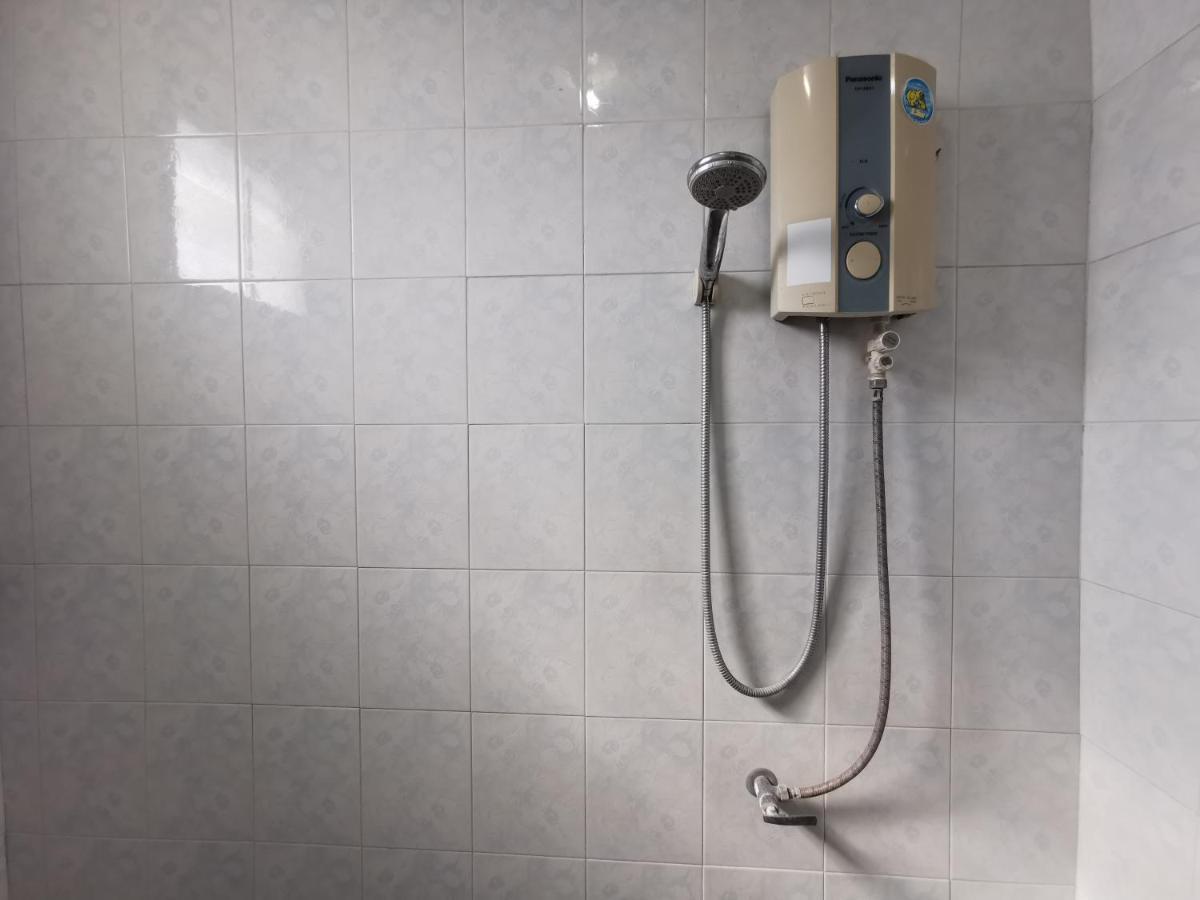 Samiya Guesthouse Bangsaen Екстериор снимка