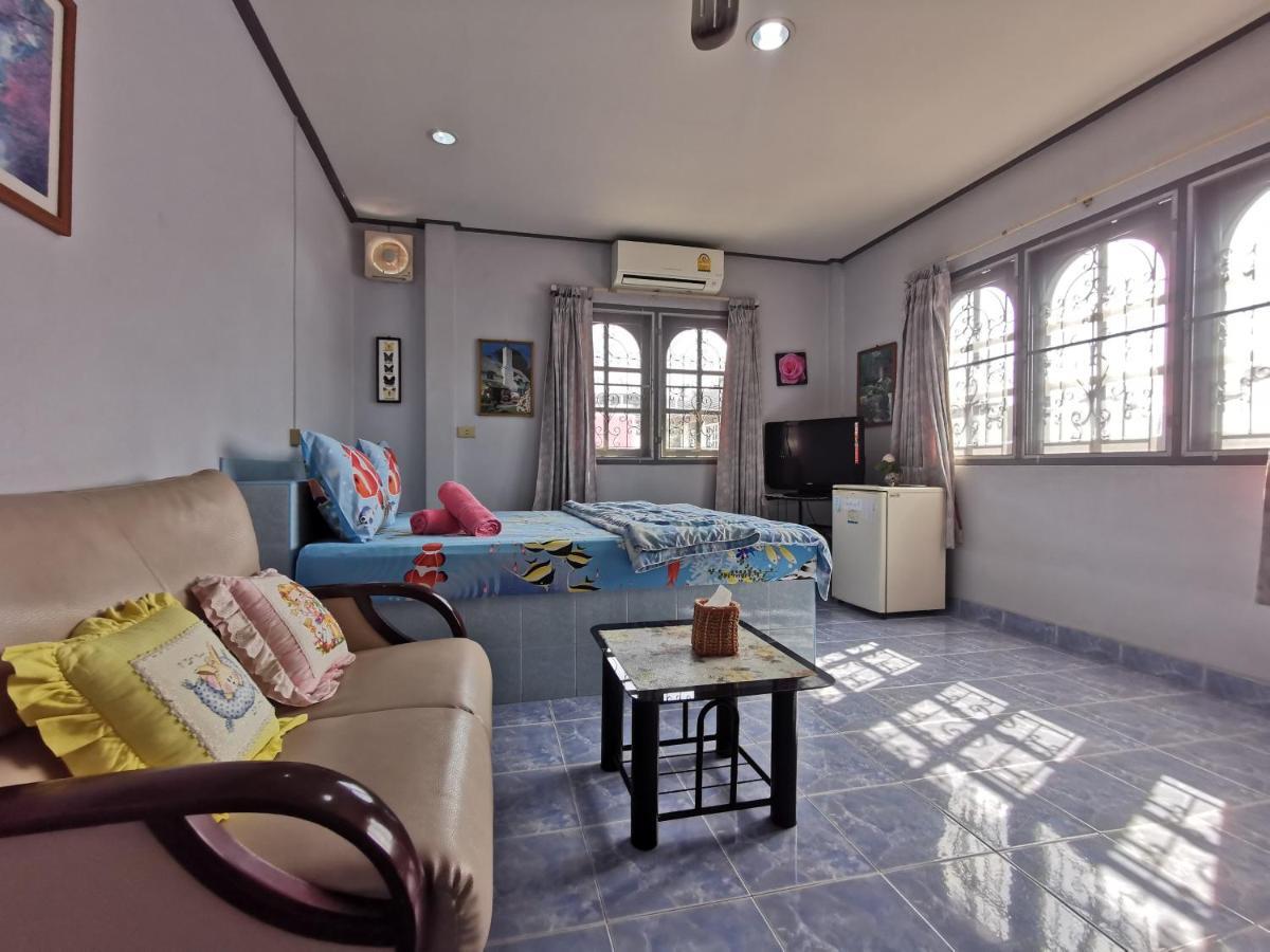 Samiya Guesthouse Bangsaen Екстериор снимка